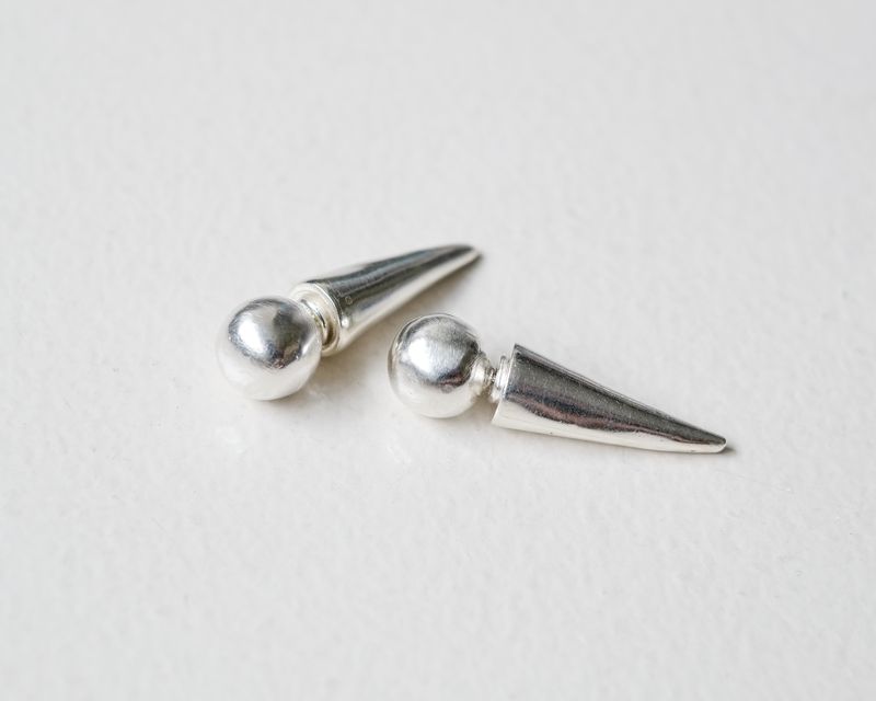 W'MENSWEAR 'KAREN-PUNK' SILVER EARRING