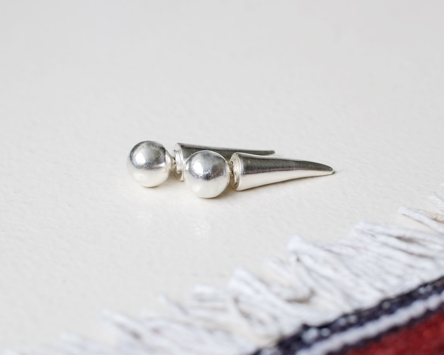 SILVER EARRING SILVER EARRING