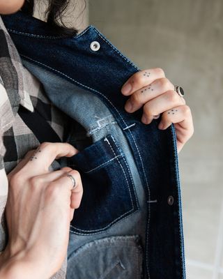 W'MENSWEAR ENGINEER'S JACKET IN WASHED DENIM