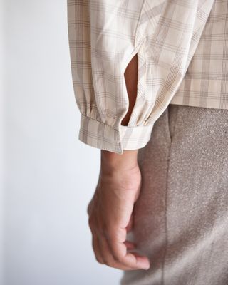 W'MENSWEAR PARA SHIRT IN OFF-WHITE
