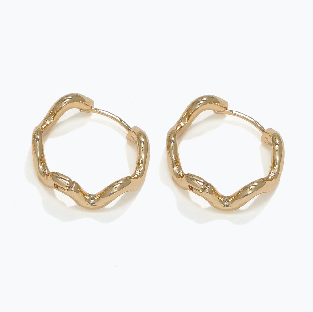 EARRINGS - GOLD WAVY HOOPS
