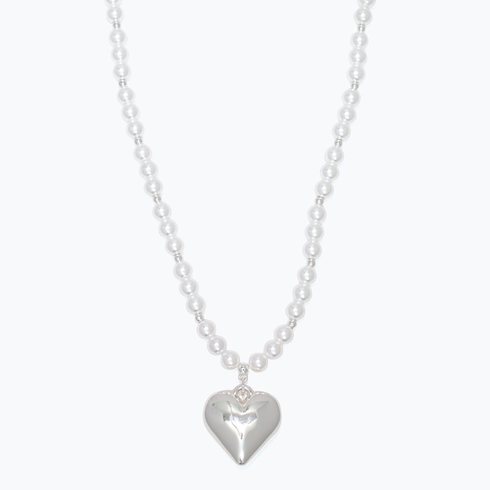 NECKLACE - PEARLS WITH SILVER HEART