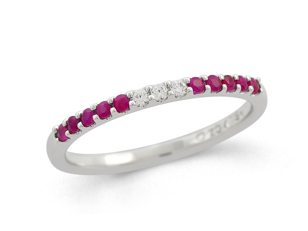 18K金红宝钻石戒指