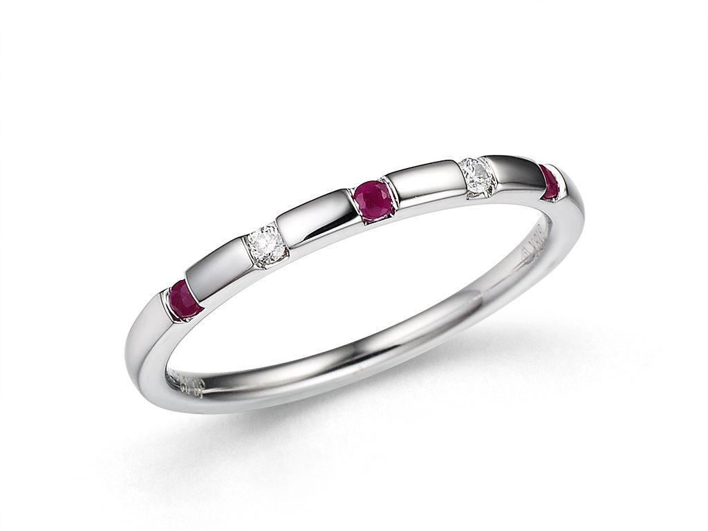 18K金红宝钻石戒指