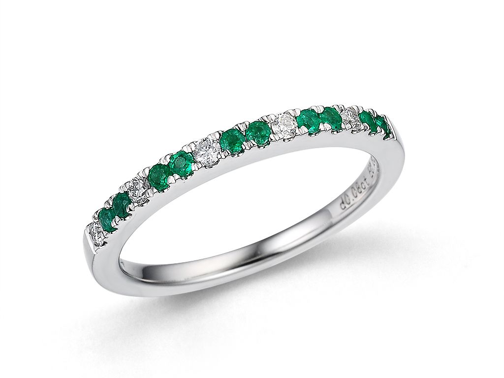 18K金绿宝钻石戒指