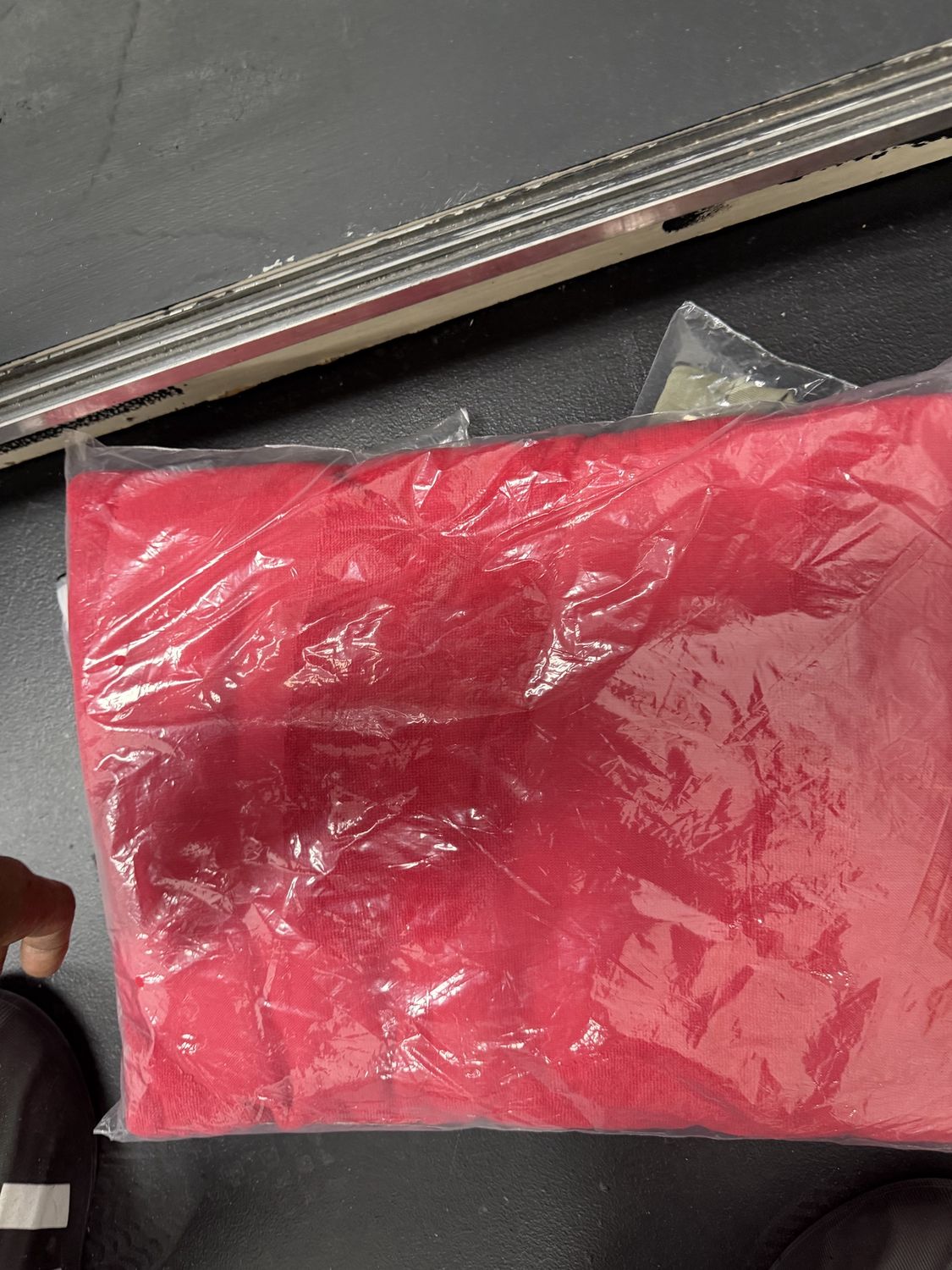 RED-Supreme Tonal Logo Towel