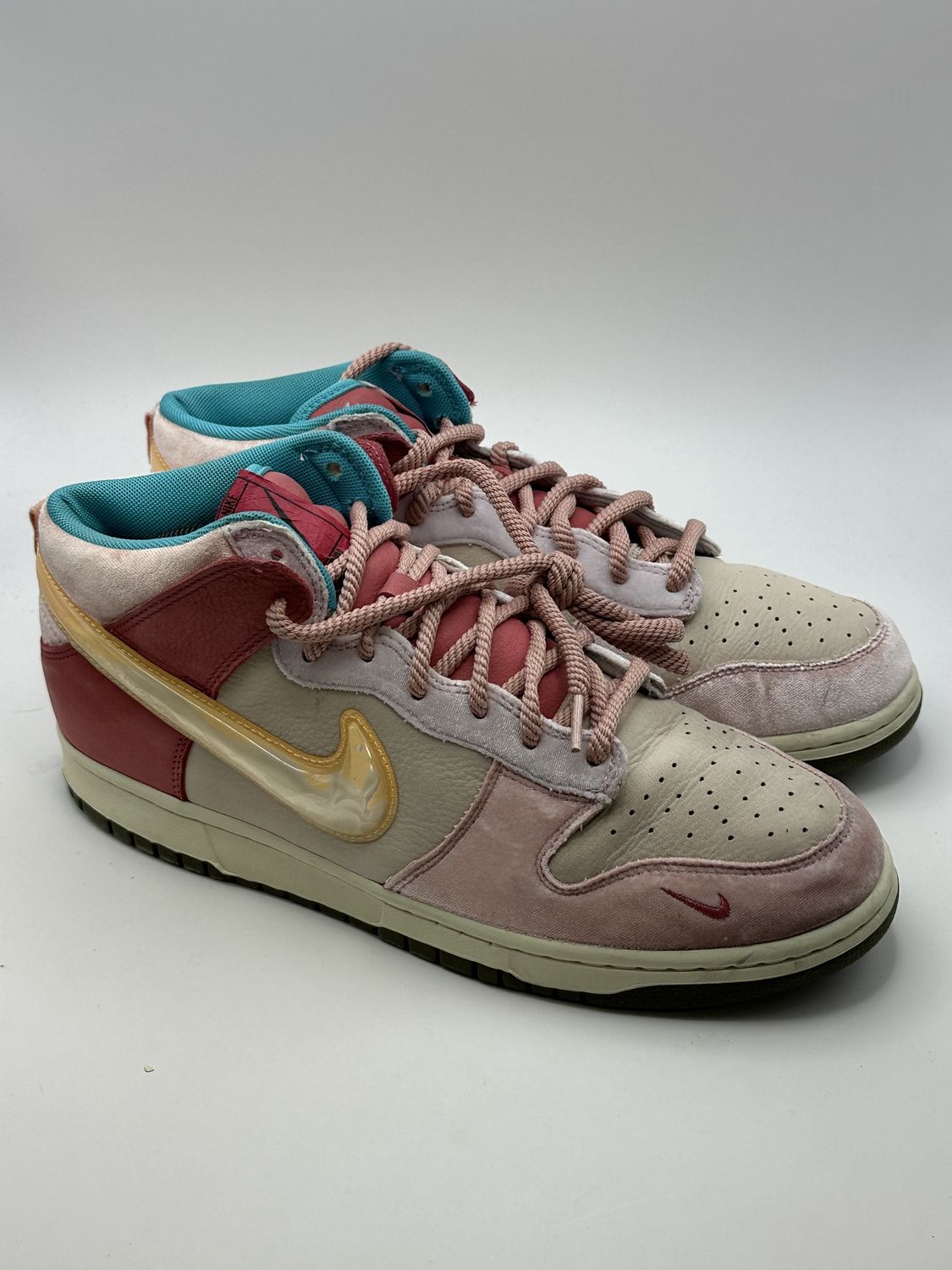 10.5M/12W -Nike Dunk Mid Social Status Free Lunch Strawberry Milk