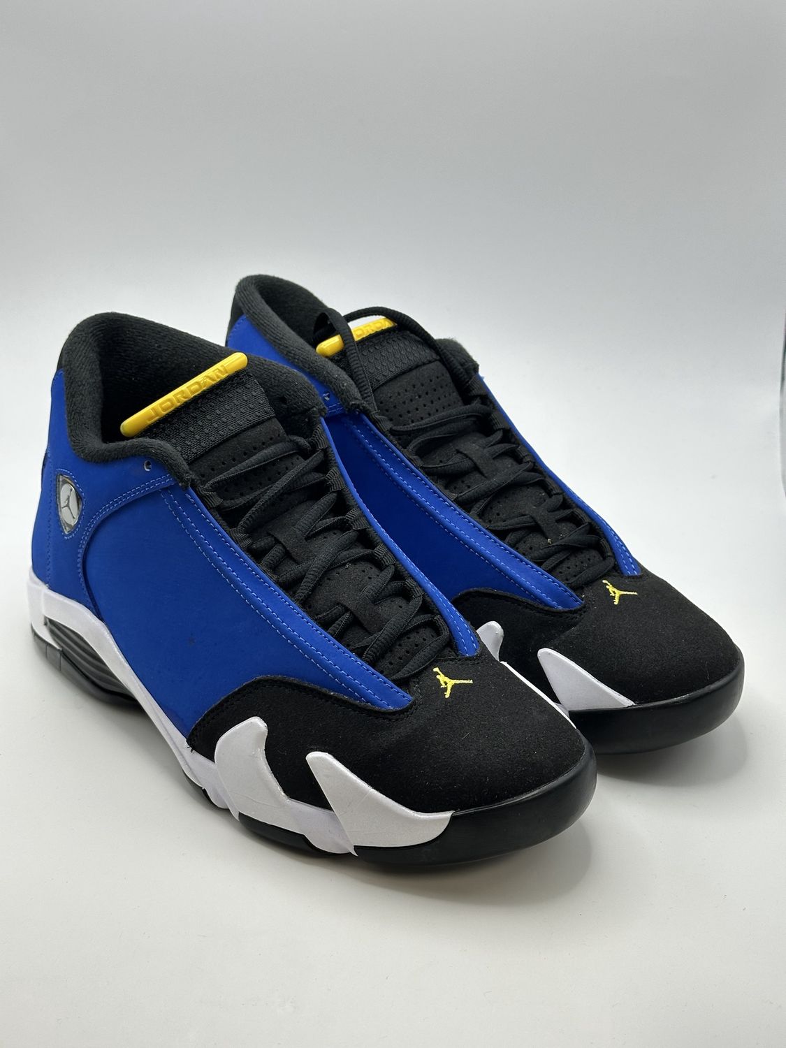 Sz 9-Jordan 14 Retro Laney (2023)