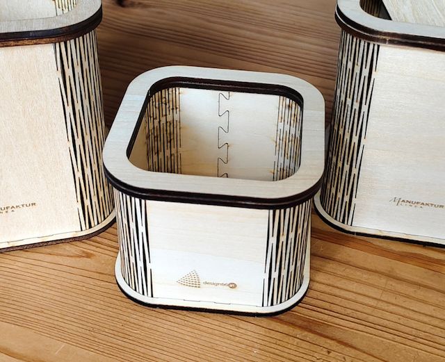 Exklusives Holzdöschen klein