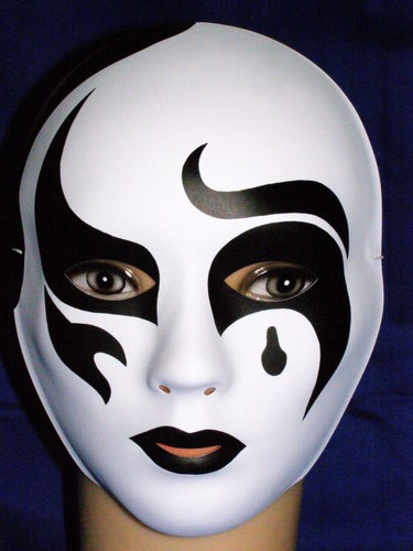 Beautiful Mask ! Great Piece of Art !