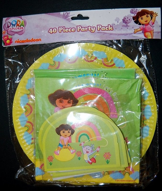 Dora The Explorer 40 Piece Party Pack