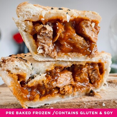 Vegan Buttery Chick'N Pie (Contains Gluten) Vegan Buttery Chick'N Pie (Contains Gluten)