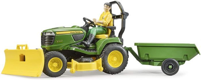 Bruder John Deere Lawn Tractor with Trailer and Gardener