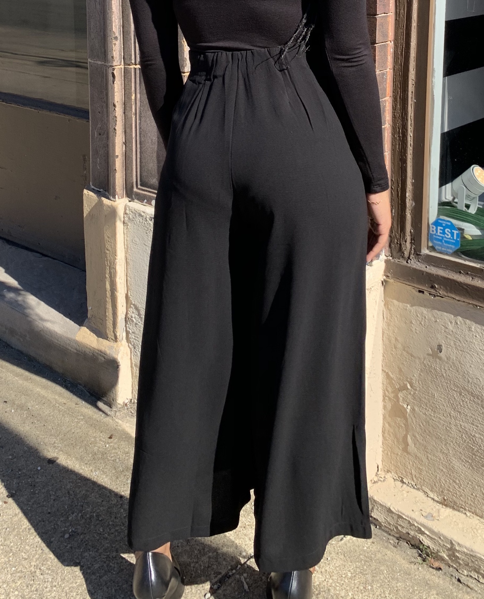 Lazy Susan Cropped Wide Leg
