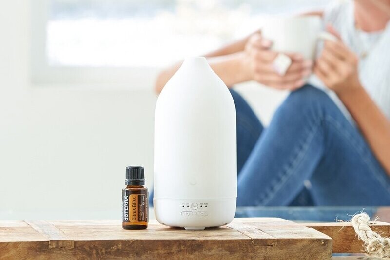 Laluz diffuser set with Citrus bliss essential oil blend