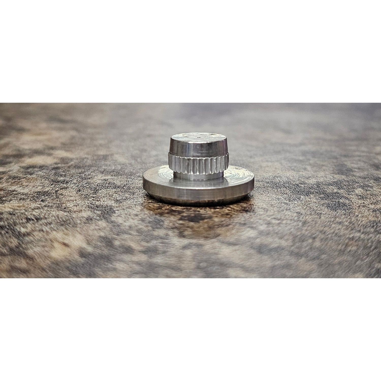 4-Star Aluminum Hinge Plug