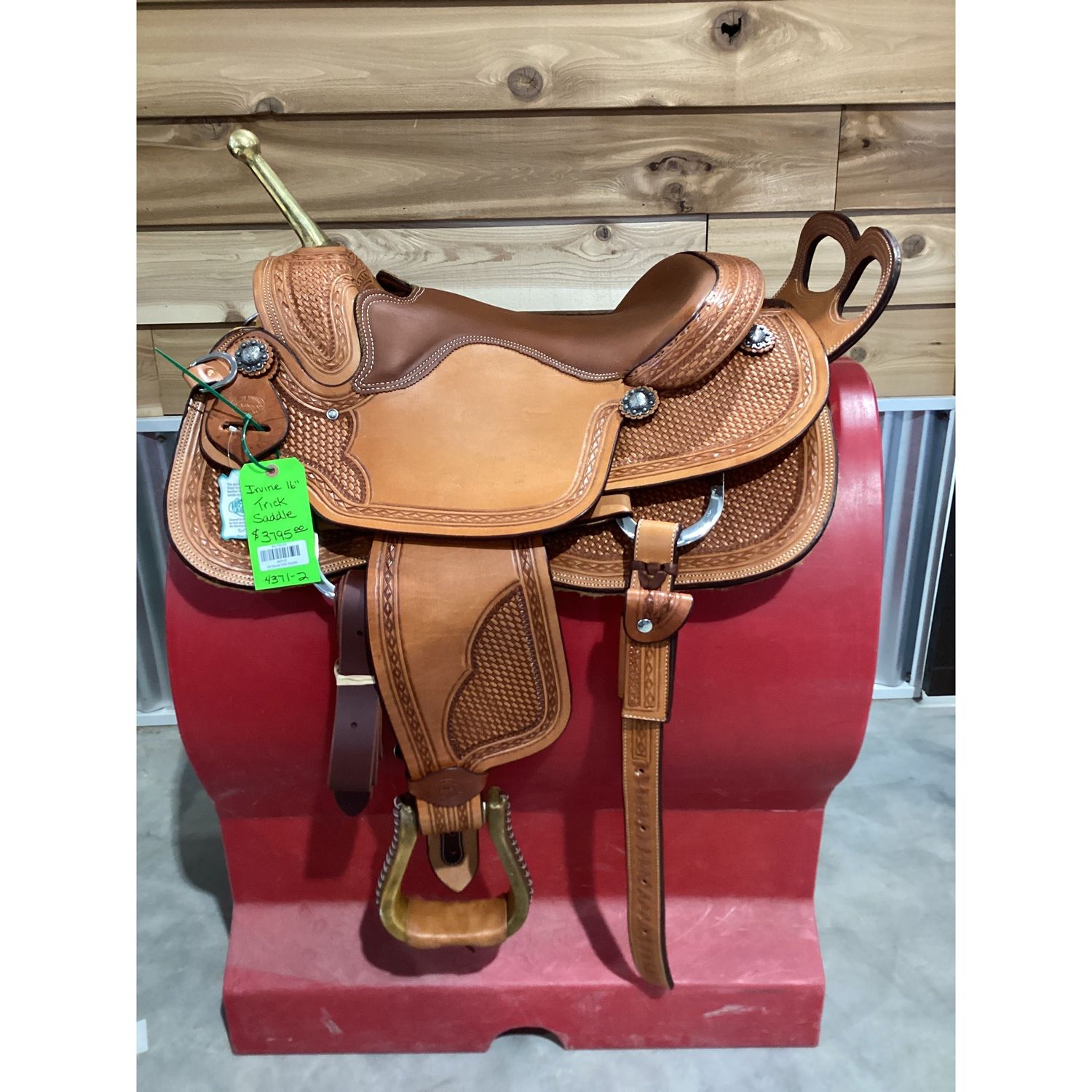 16" Irvine Trick Saddle - 4371-2
