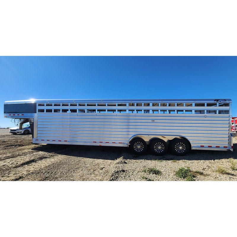 2026 4-STAR 30' Stock Trailer with Rolling Center Gate - TRL-43554