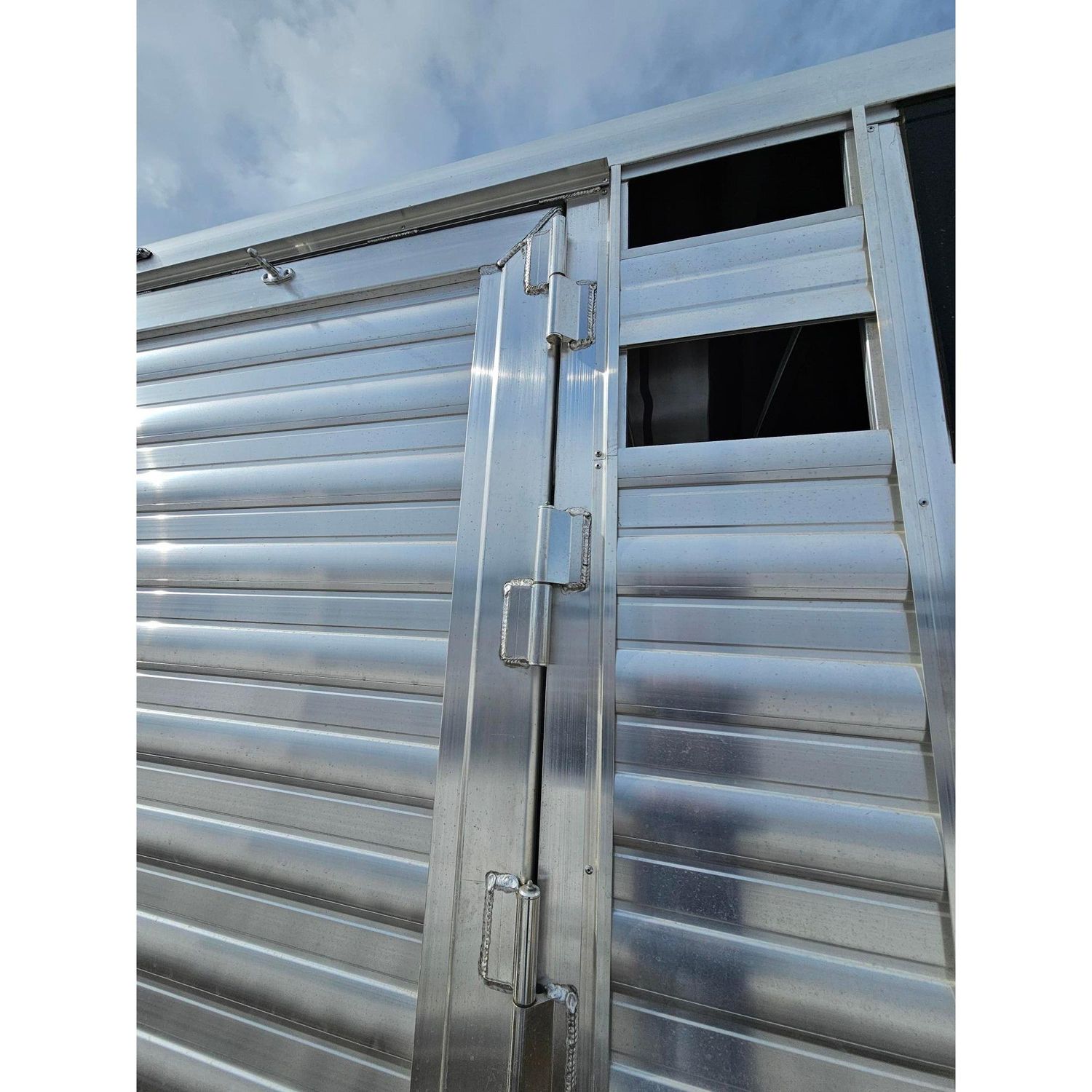 2026 4-Star 30'Stock Trailer w/ Slider in Center Gate