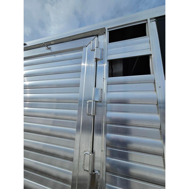2026 4-Star 30'Stock Trailer w/ Slider in Center Gate