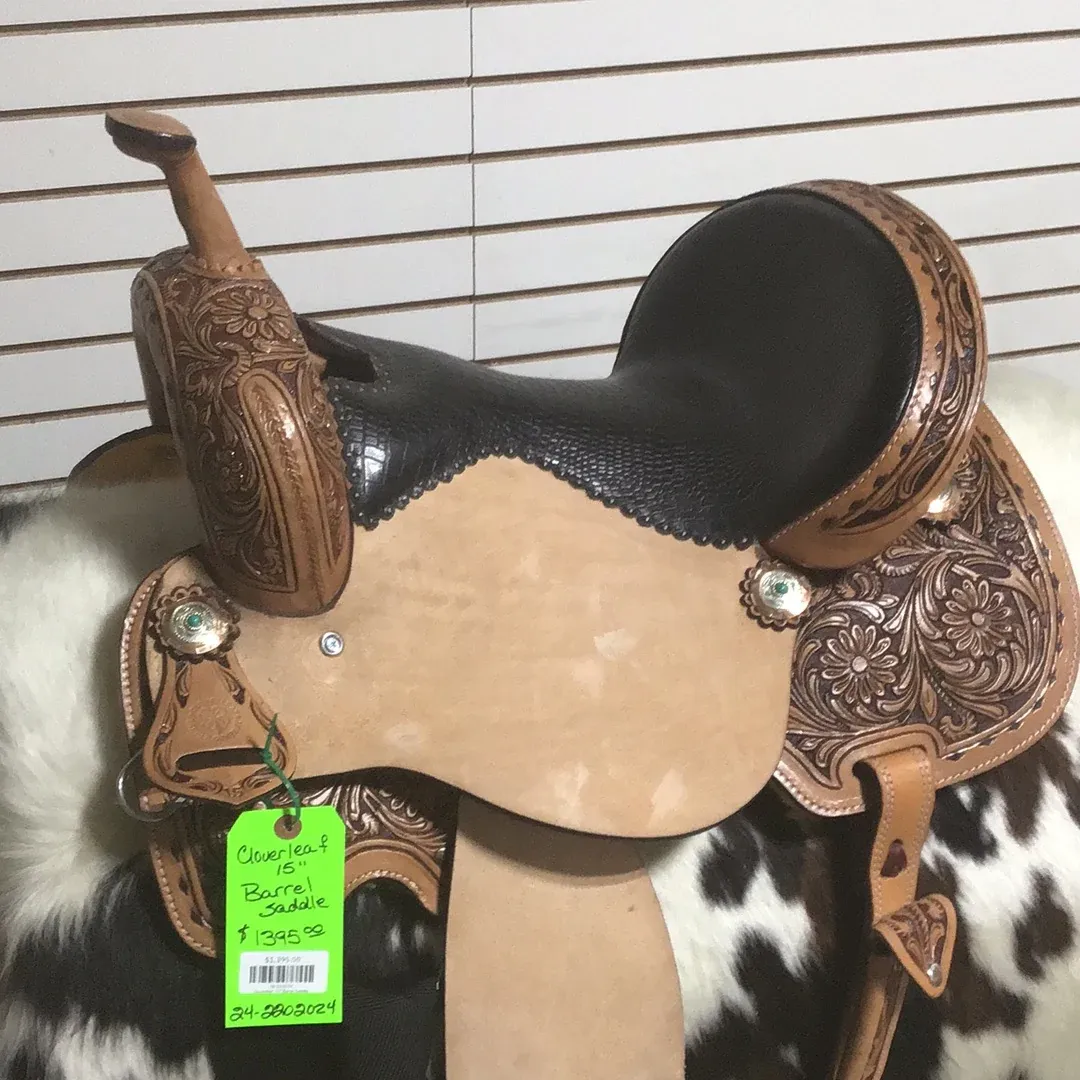 Cloverleaf 15" Barrel Saddle-10