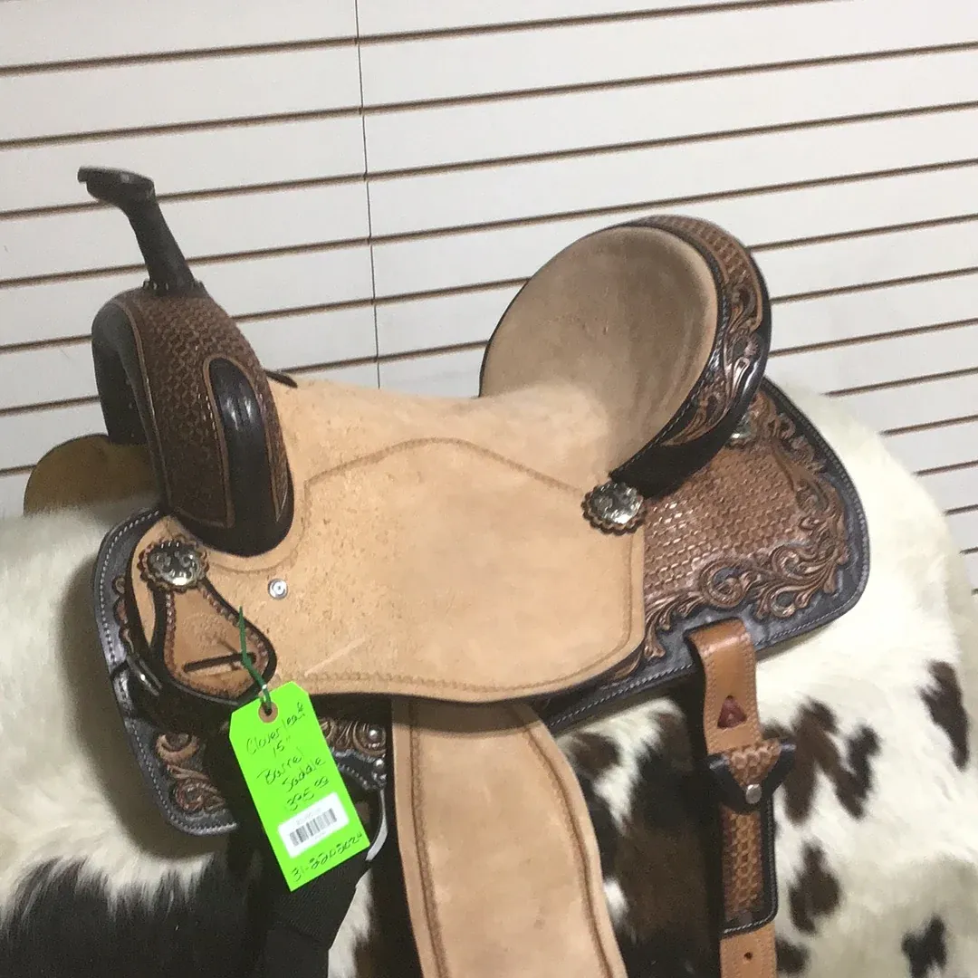 Cloverleaf 15" Barrel Saddle-15