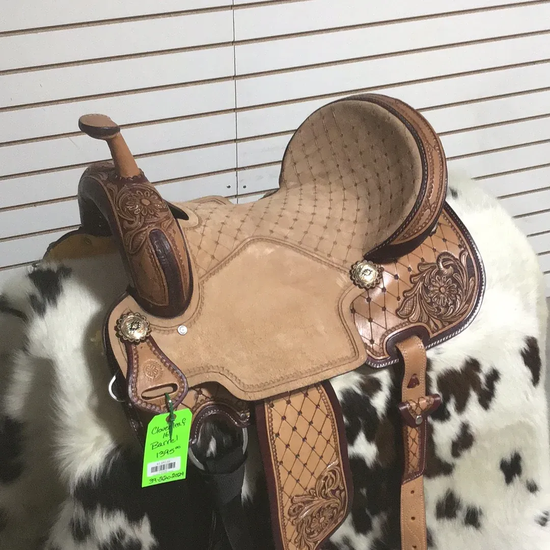 Cloverleaf 16" Barrel Saddle-1