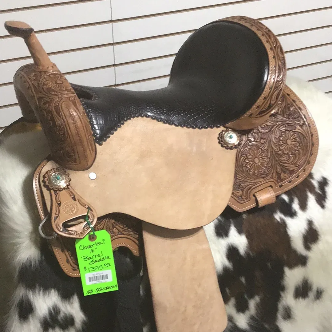Cloverleaf 16" Barrel Saddle-8
