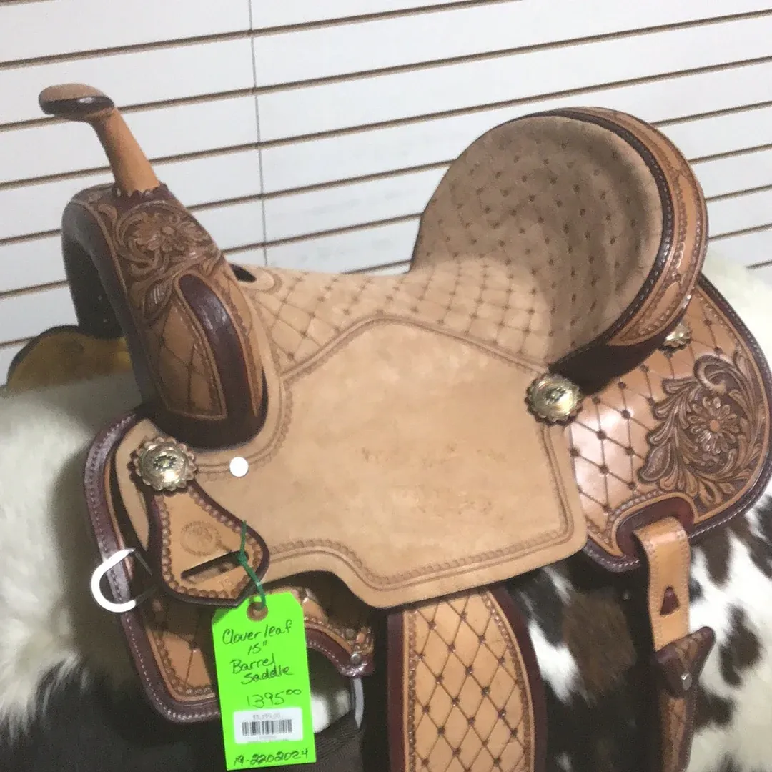 Cloverleaf 15" Barrel Saddle-18