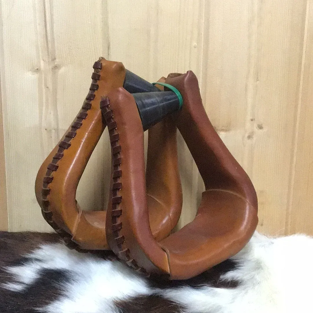 Circle Y Ergobalance Trail Leather Laced Stirrups