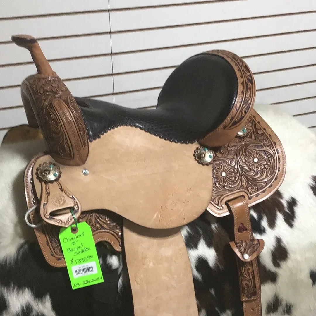 Cloverleaf 15" Barrel Saddle