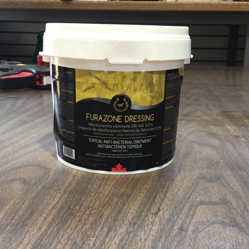 Golden Horseshoe Furazone Ointment 2 Kg