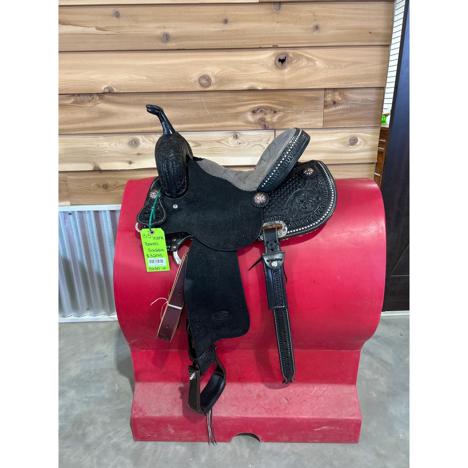 Irvine 13.5" Barrel Saddle-2