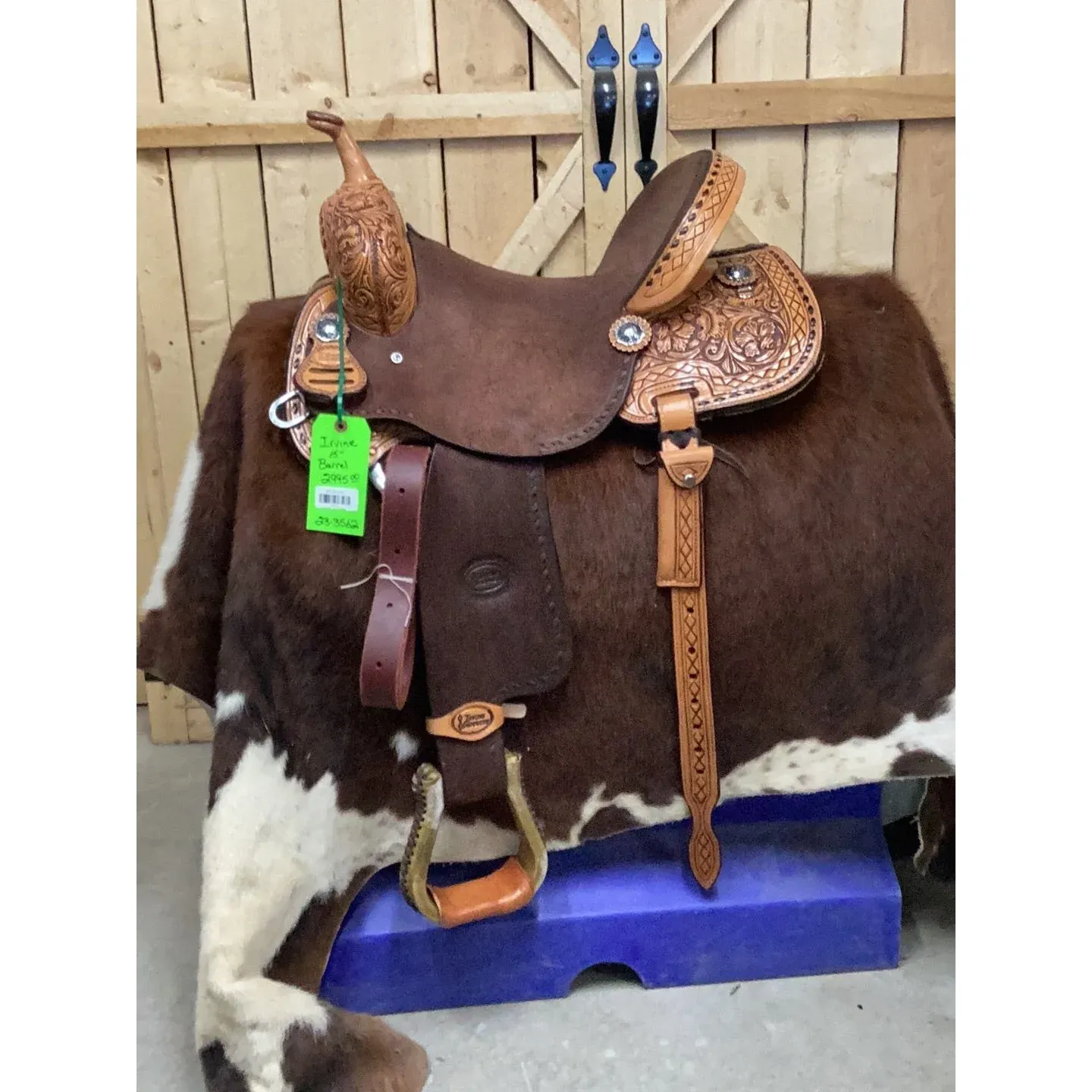 Irvine 15" Barrel Saddle