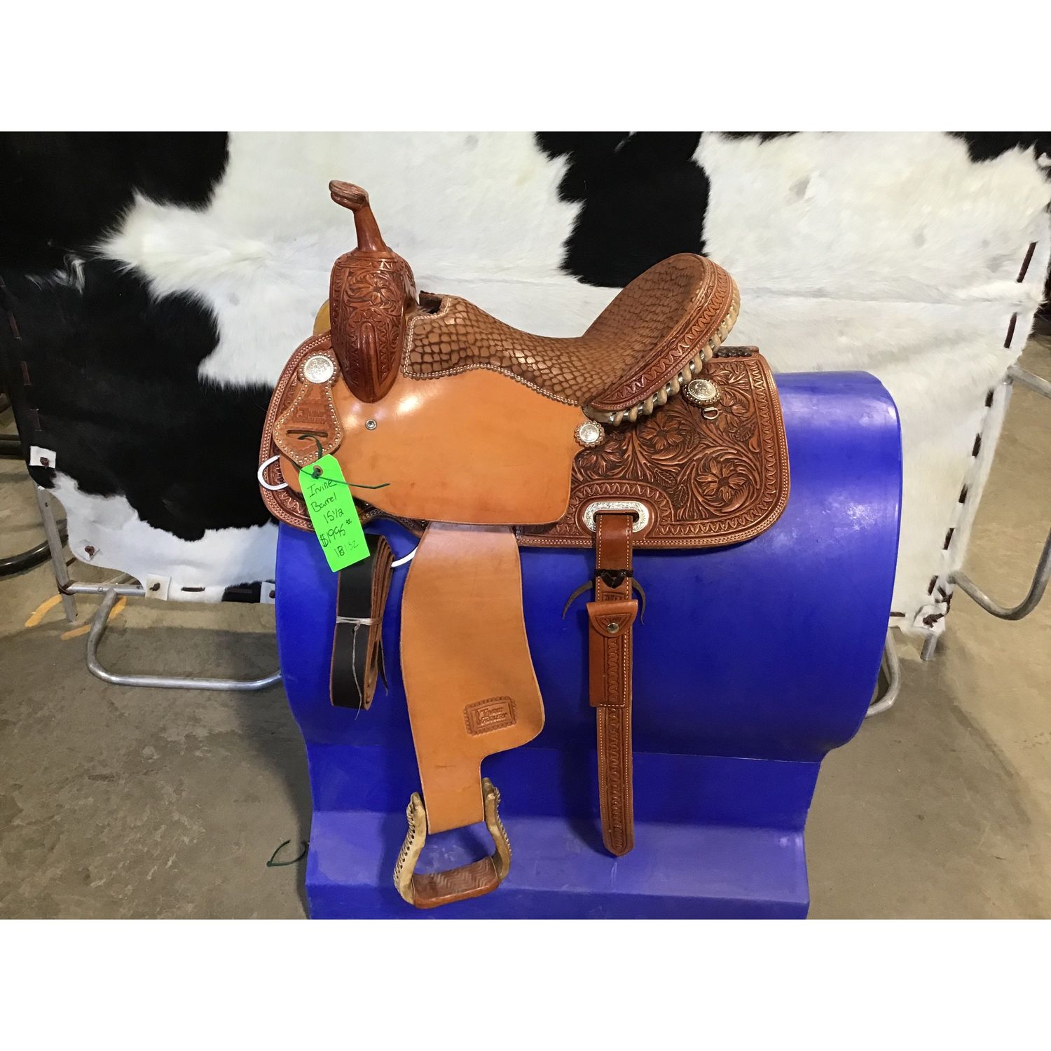 Irvine 15.5" Barrel Saddle-10