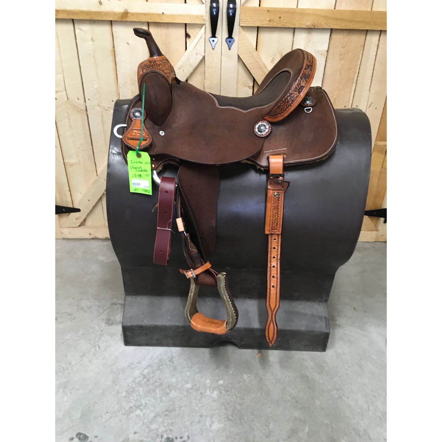Irvine 15.5" Barrel Saddle - 24-3886
