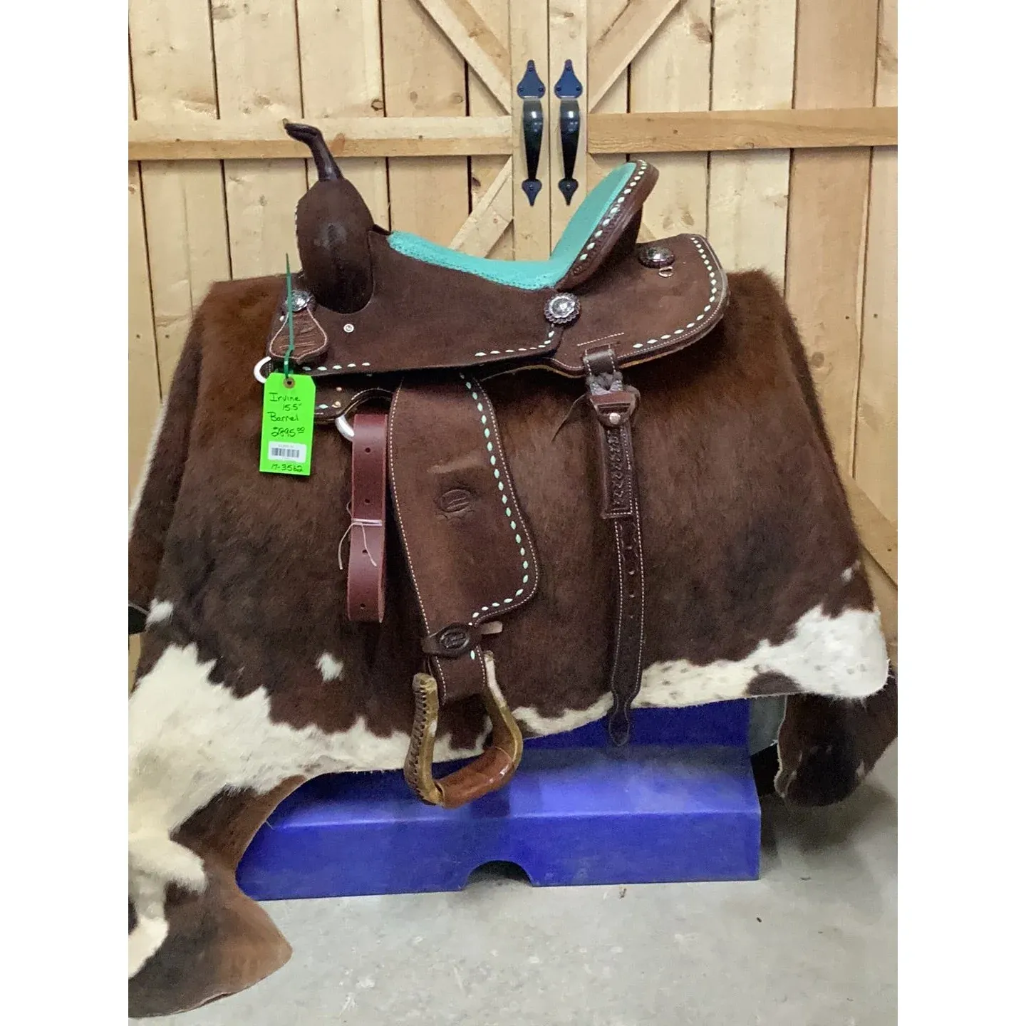 Irvine 15.5" Barrel Saddle