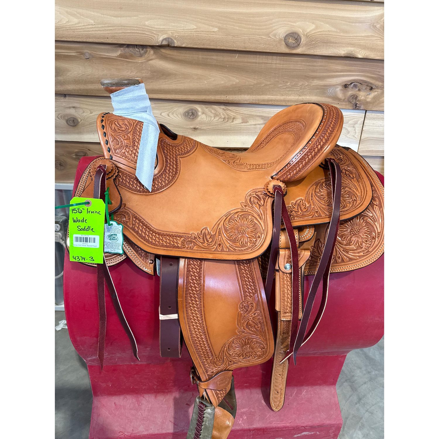 Irvine 15.5" Wade Saddle-8