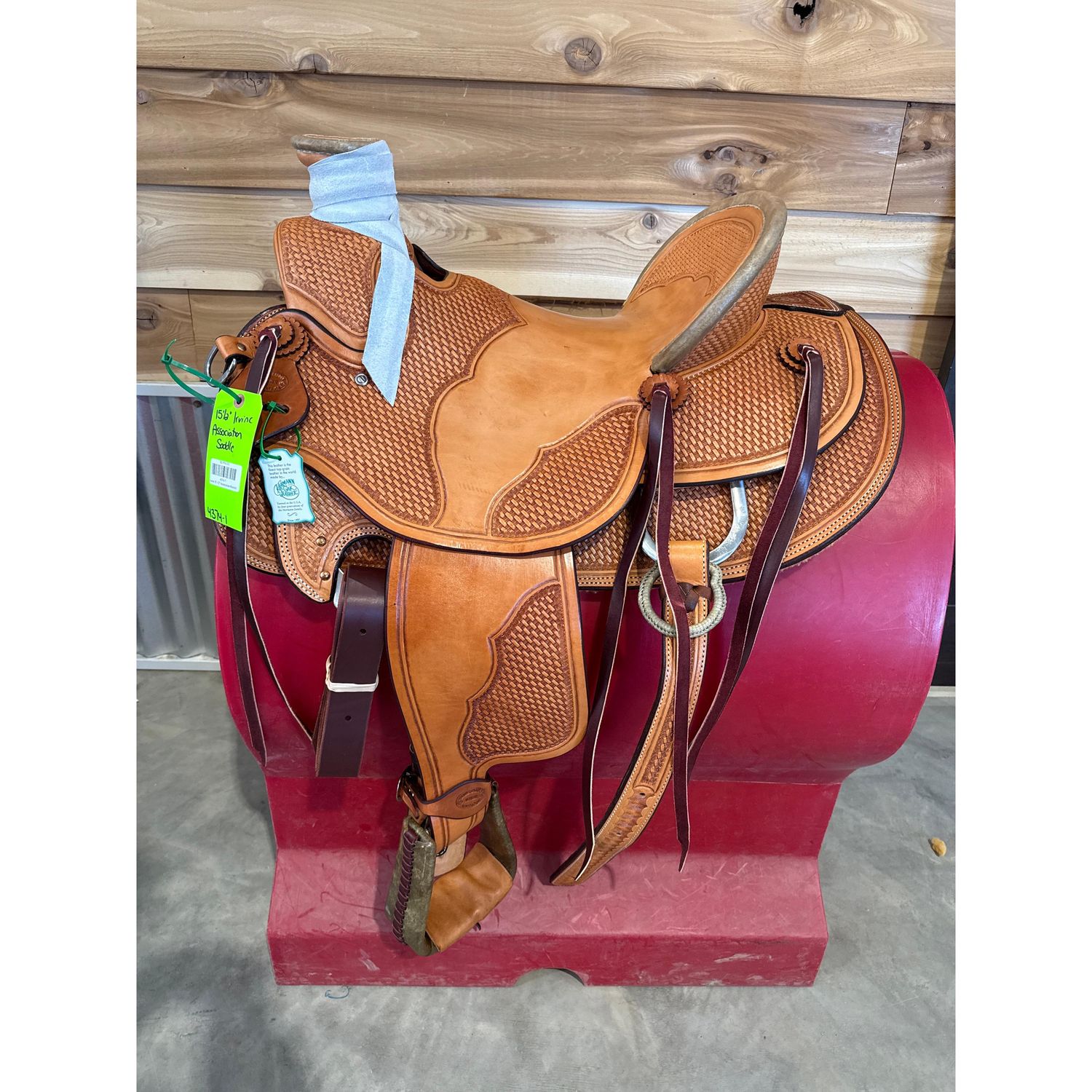 Irvine 15.5" Wade Saddle-2