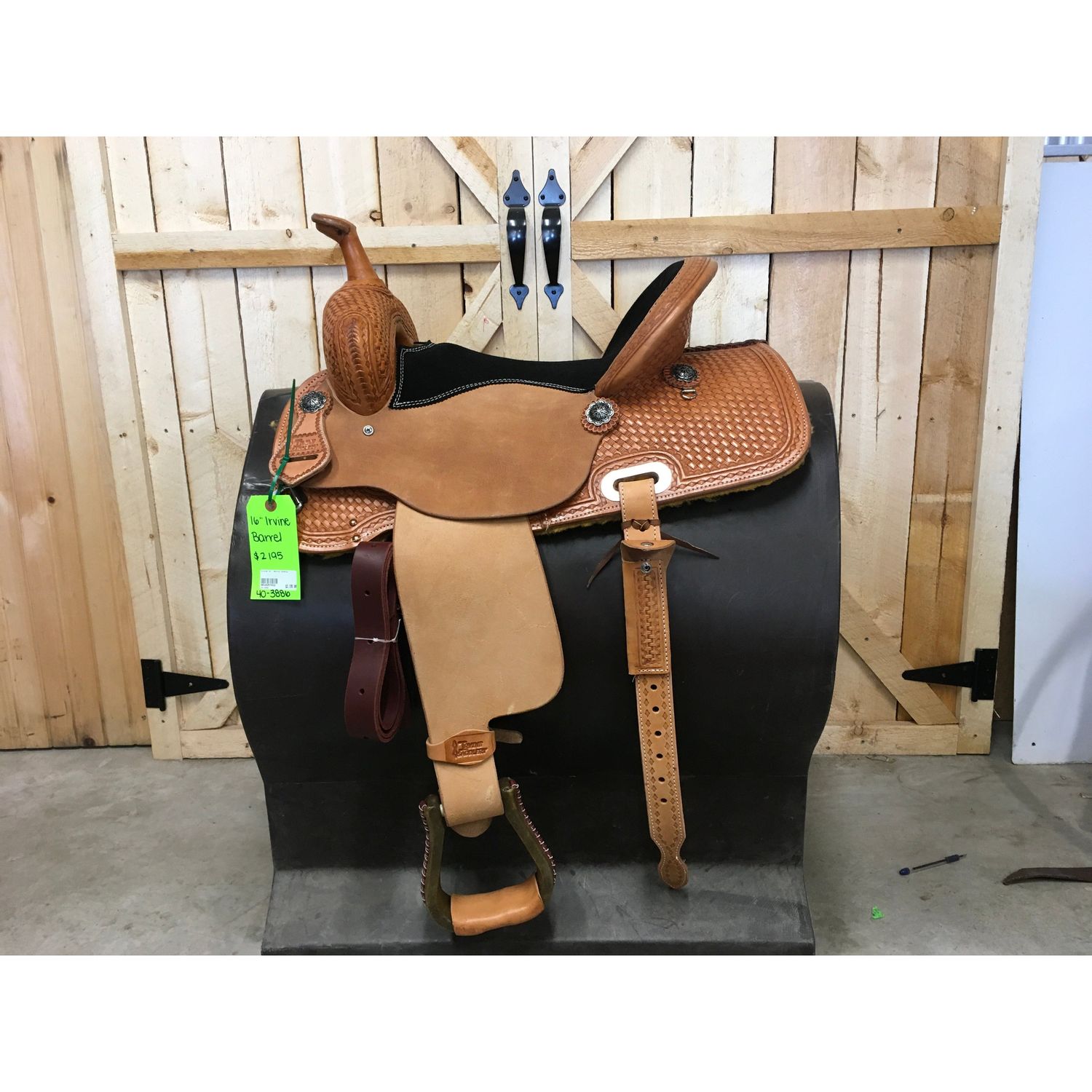 Irvine 16" Barrel Saddle - 40-3886