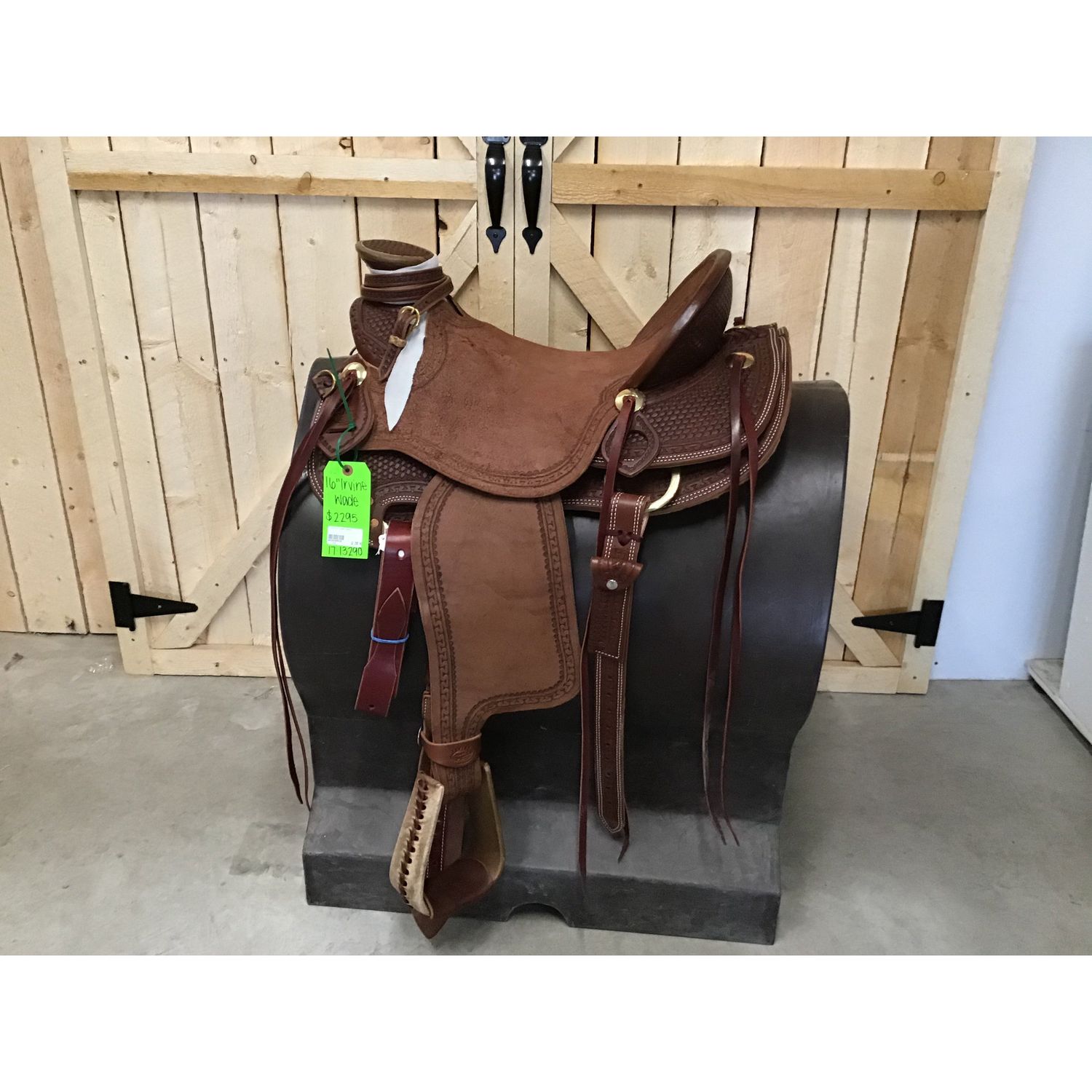 Irvine 16" Wade Saddle - 17-13290