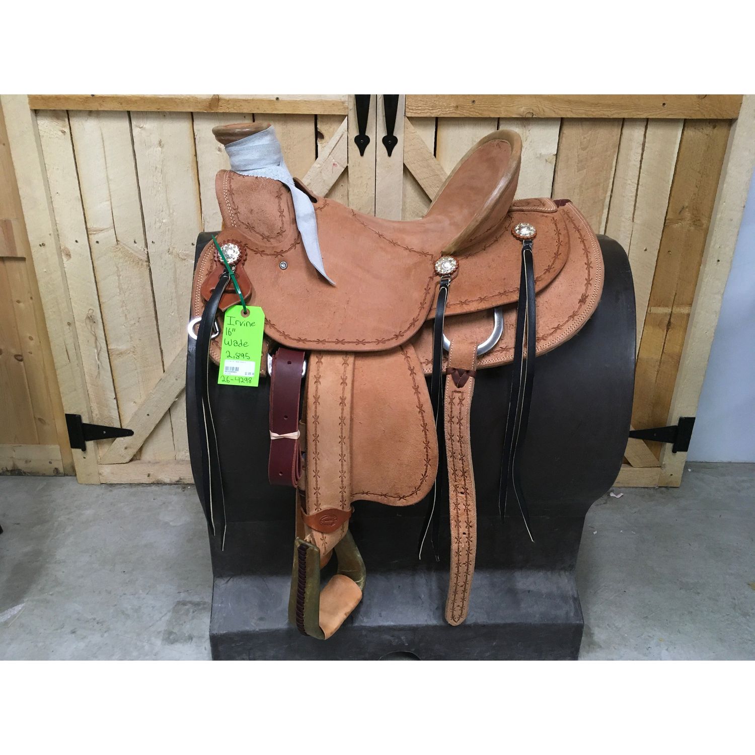 Irvine 16" Wade Saddle - 26-4298
