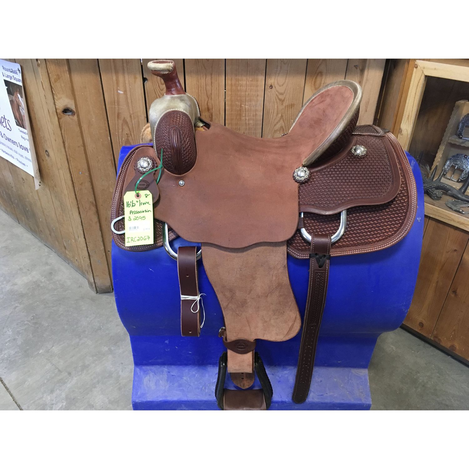 Irvine 16.5" Association Saddle-3