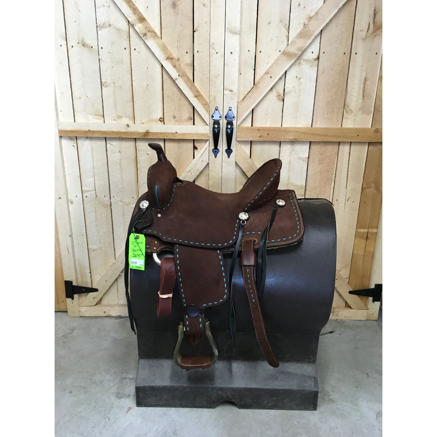 Irvine 17" Barrel Saddle - 4-4290