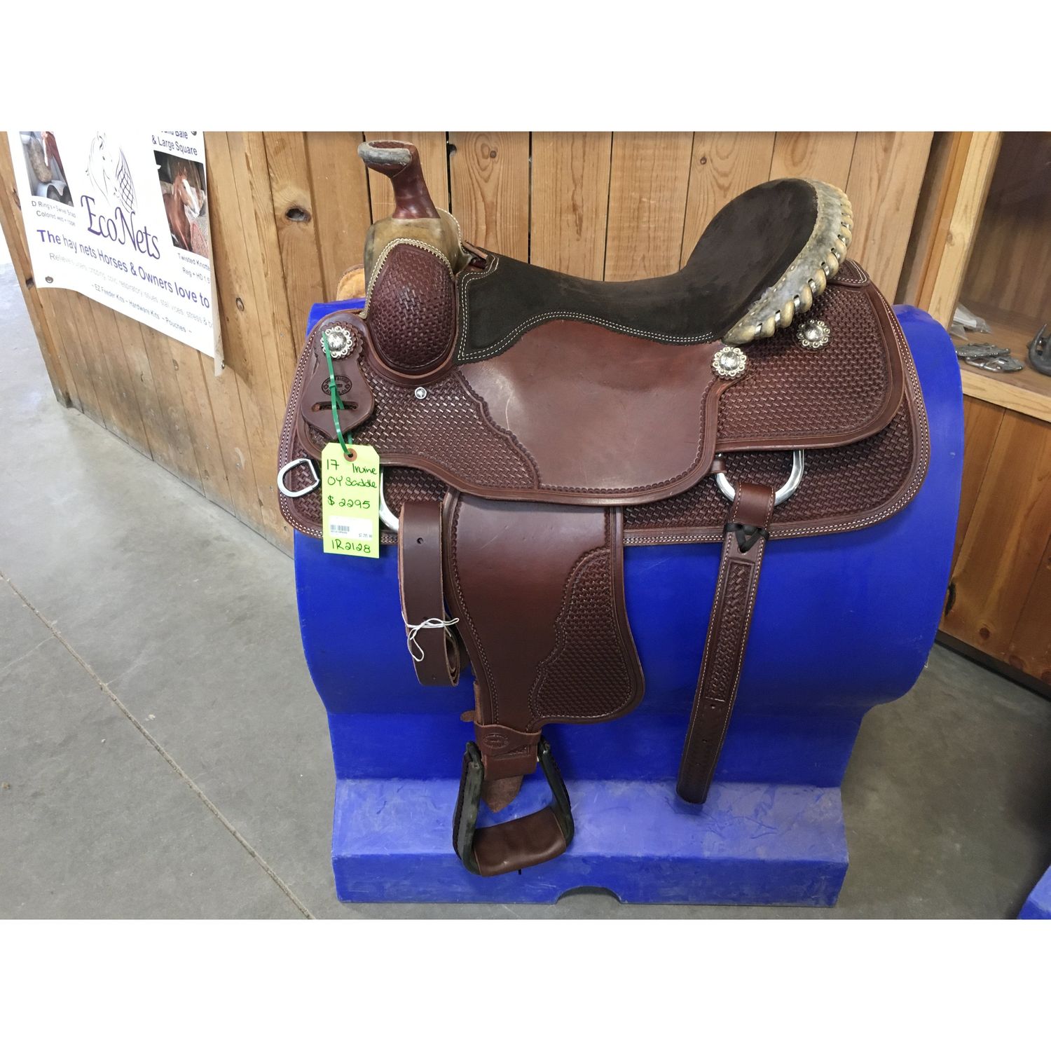 Irvine 17" OY Saddle-2