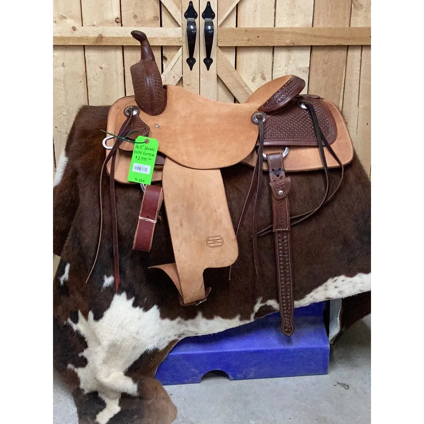 Irvine 16.5" Elite Cutting Saddle-1