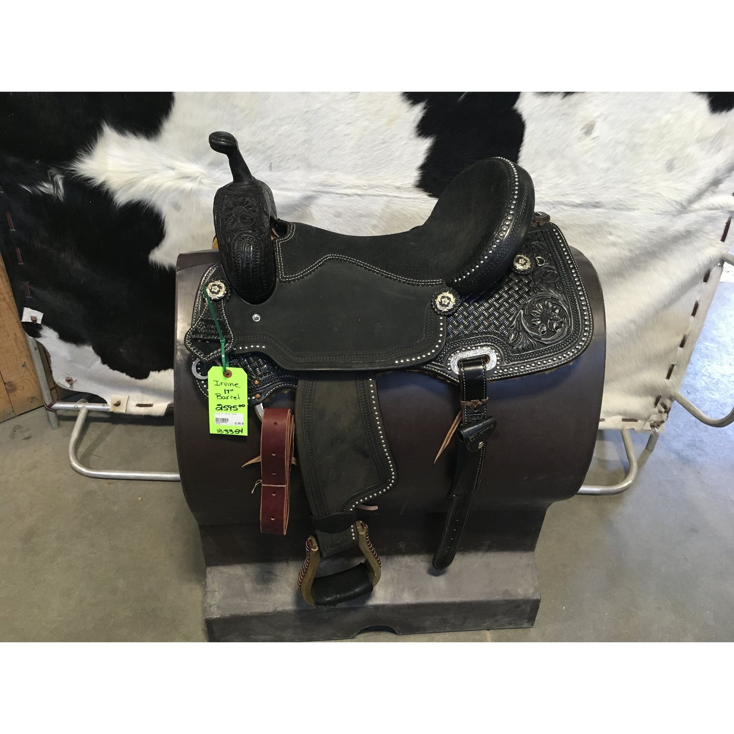 Irvine 17" Barrel Saddle-6