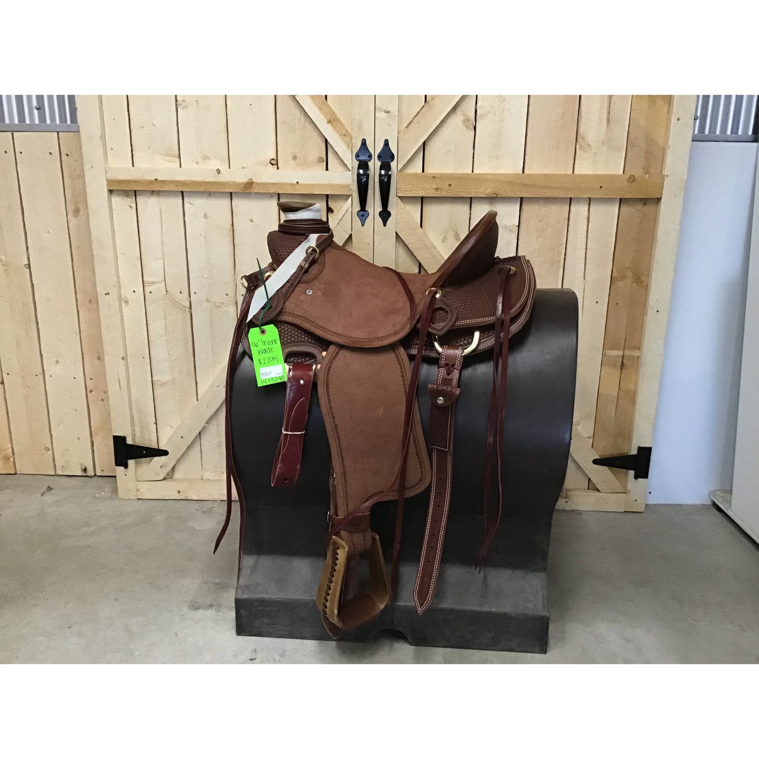 Irvine 16" Wade Saddle - 14-13290