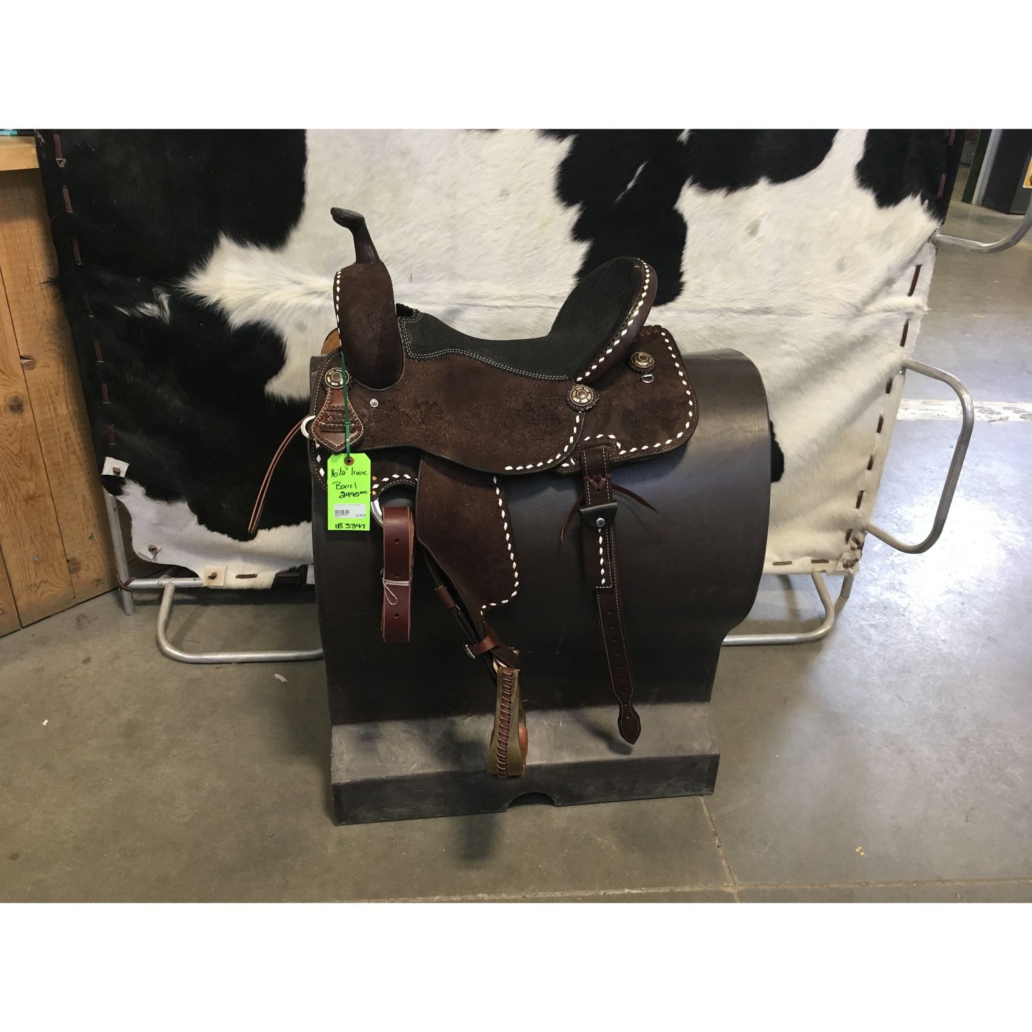Irvine 16.5" Barrel Saddle-1