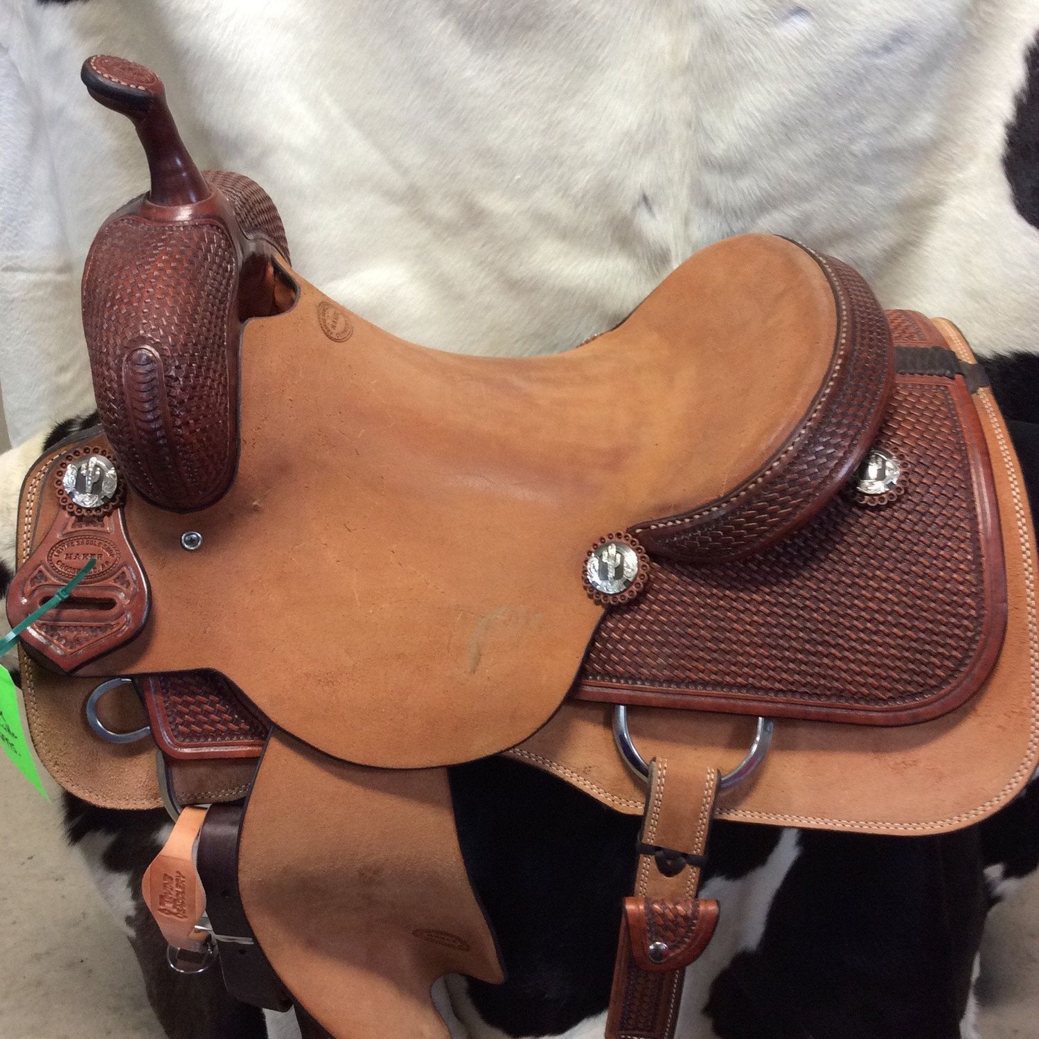 Irvine 16.5" Cutting Saddle-1